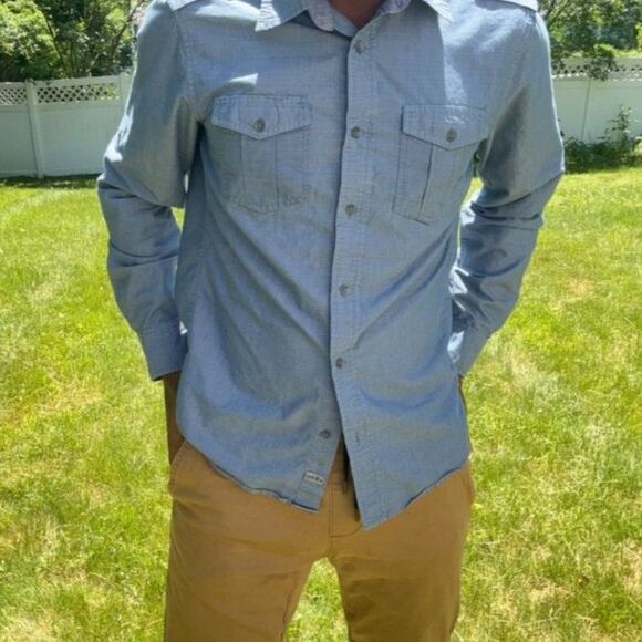 Pd & c grey Button Up with pockets size medium - Picture 5 of 5